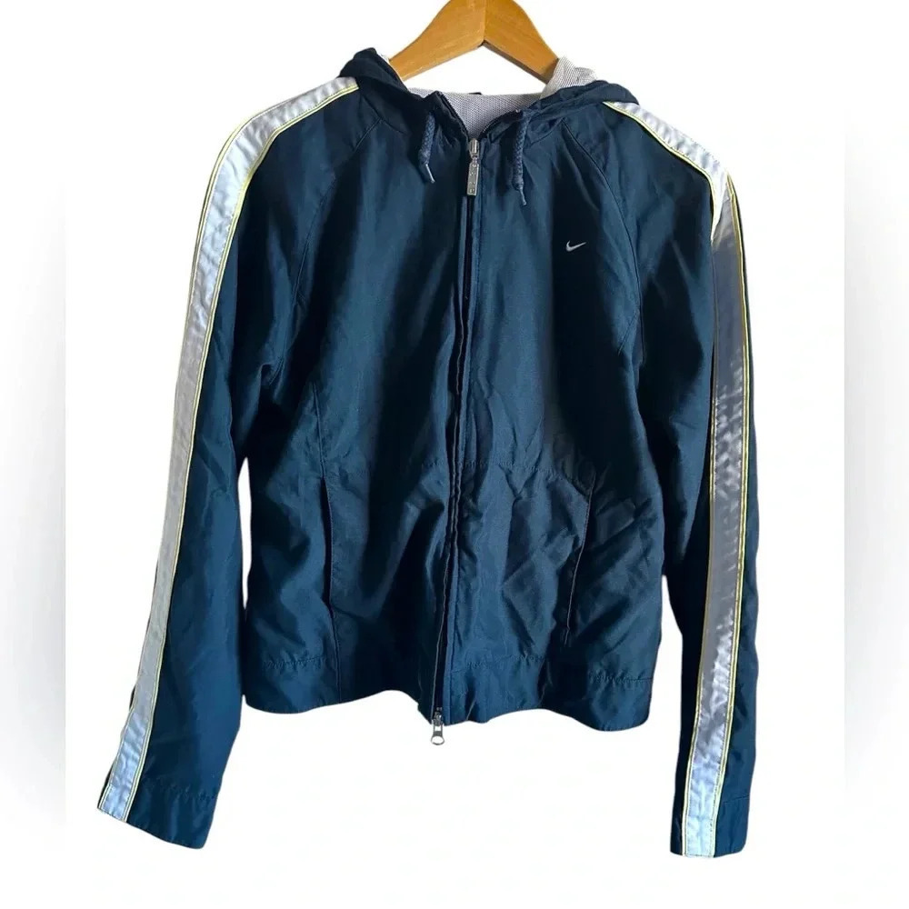 Nike Women’s Medium Black Activewear Track Running Jacket Embroidered Logo
